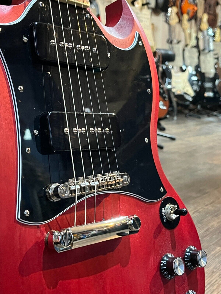 Epiphone SG Classic Worn P-90 Worn Cherry | United Kingdom