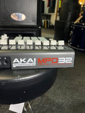 AKAI Professional MPD32 USB/MIDI Pad Control Unit