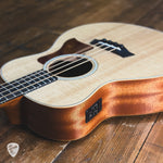 2017 Taylor GS Mini Bass Guitar in Natural (Sitka Spruce Top, Sapele Body)