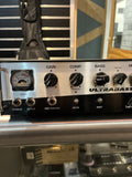 Behinger Ultrabass BX200H Bass head