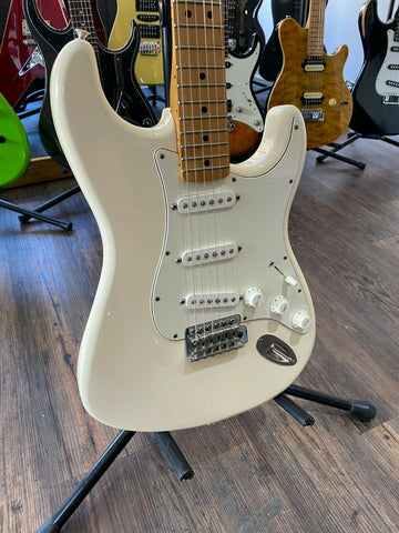 Fender Standard Stratocaster Electric Guitar (Mexico, 2009, in White)