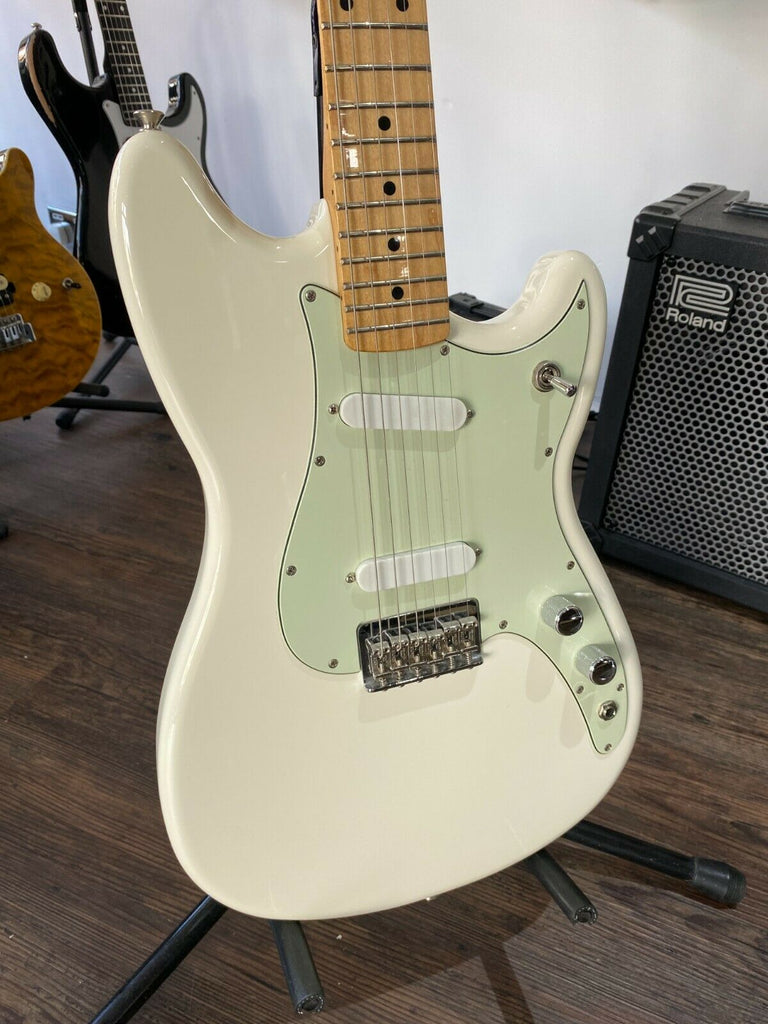 Fender Duo Sonic MN Electric Guitar in Arctic White (Mexico, 2016