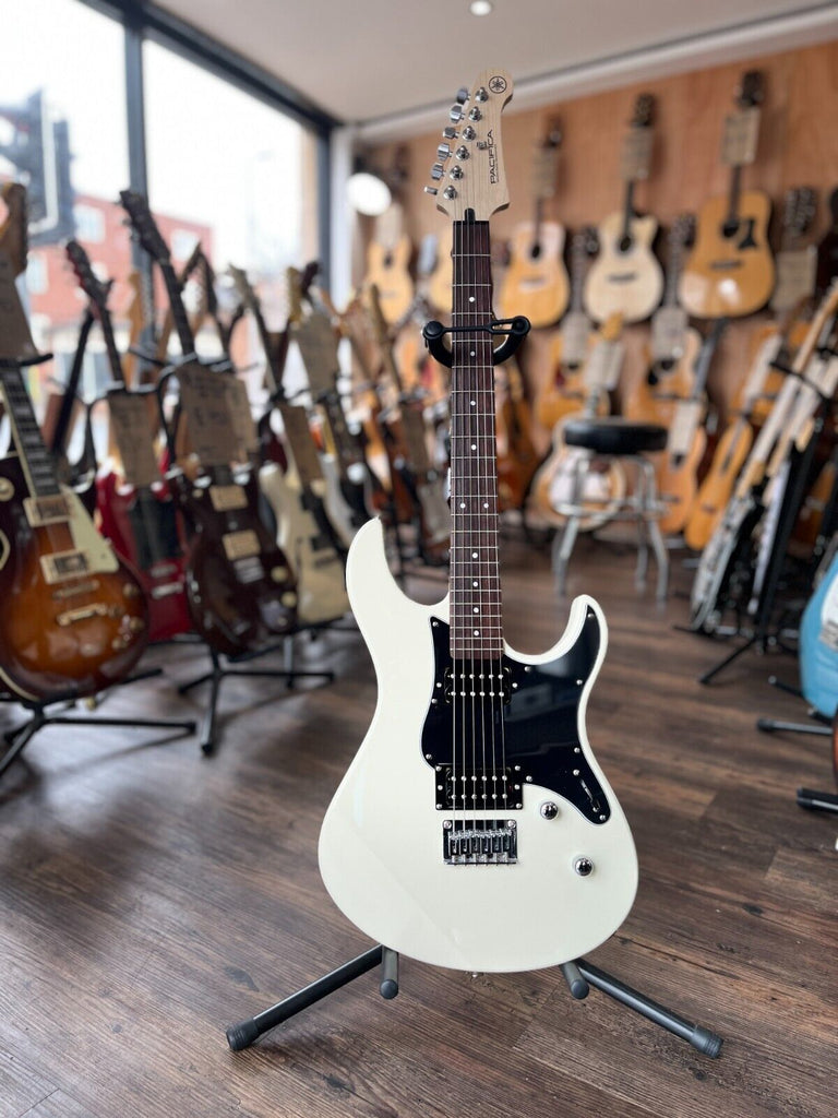 Yamaha Pacifica PAC120H in White HH Electric Guitar – Life Guitars Co.