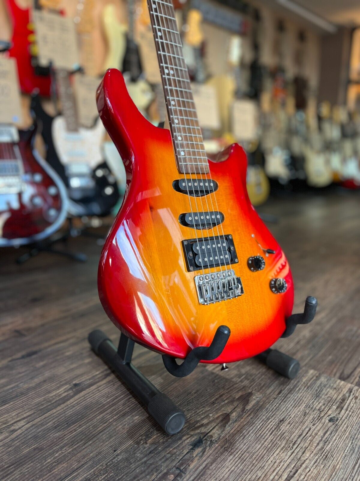 【冬バーゲン★】 Washburn Configuration (HSS BT-4/CS Series Maverick ギター