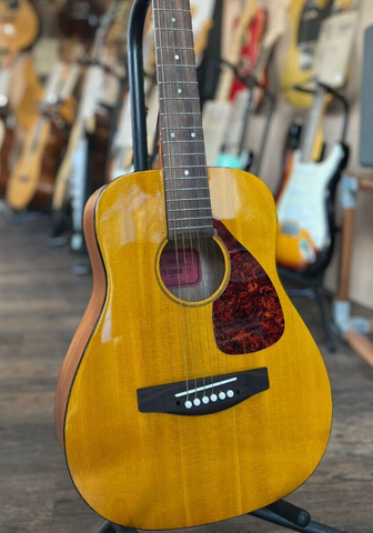 Yamaha JR1 FG Junior 3/4 Size Acoustic Guitar (with Soft Case)